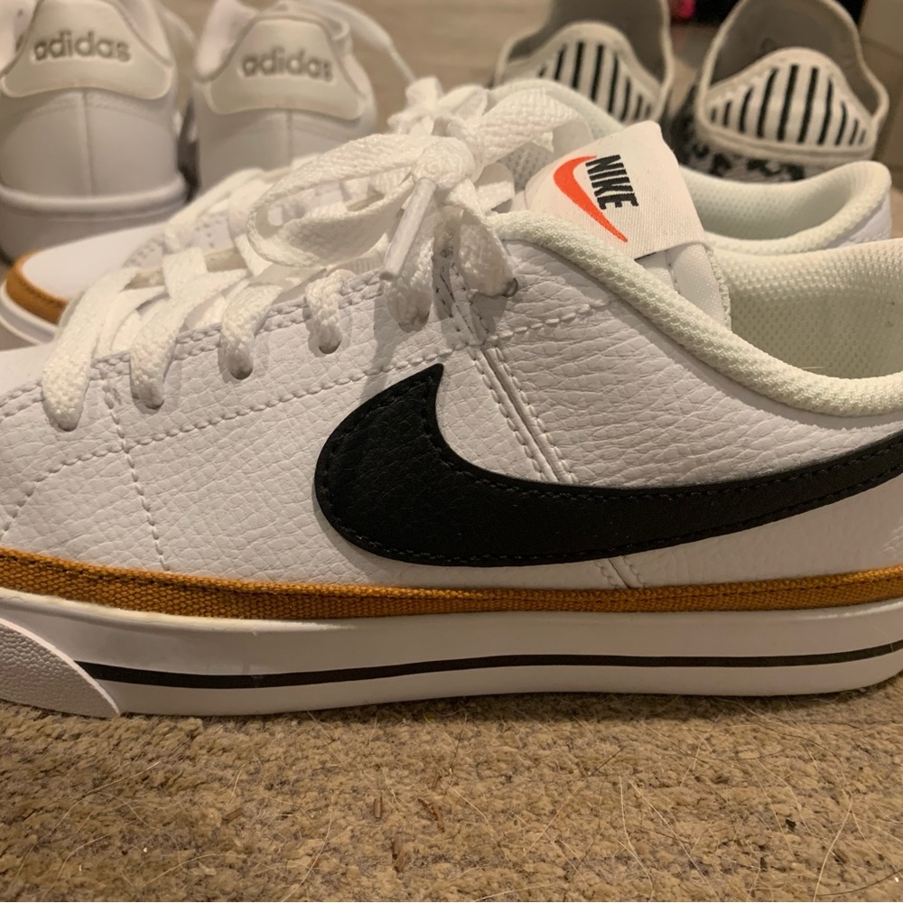 Nike court legacy next nature